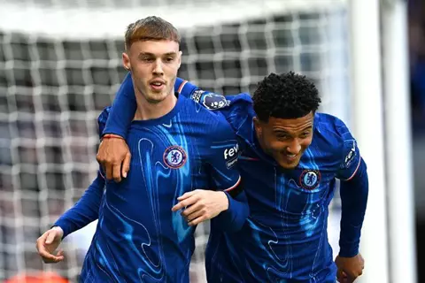 تشكيل تشيلسي وآرسنال.. بالمر يقود البلوز.. وأوديجارد ورايس أساسيان مع الجانرز